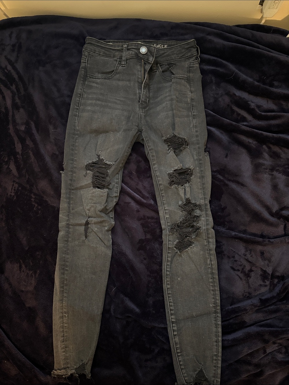American Eagle Outfitters Black Distressed Women's Skinny Jeans